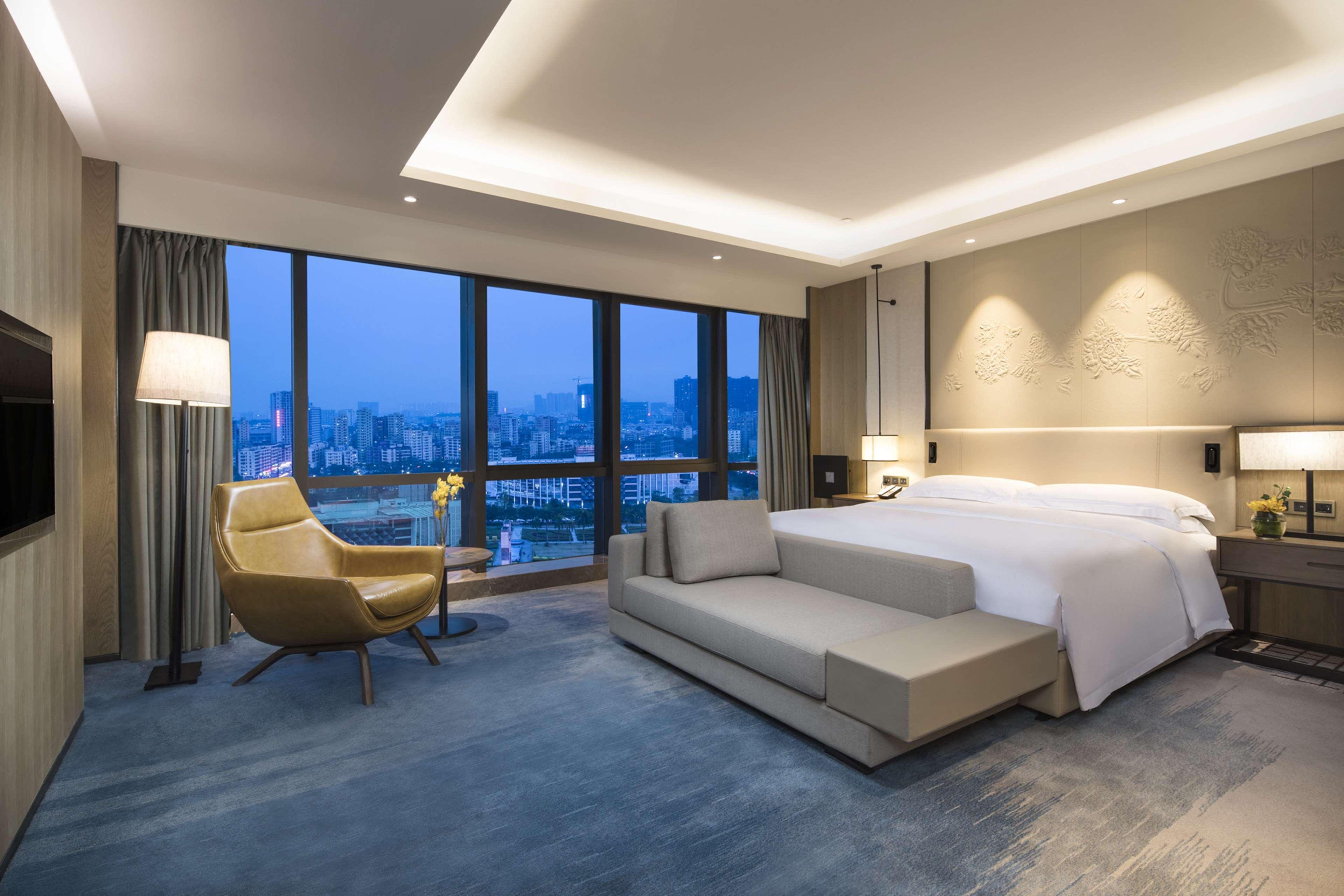 Doubletree By Hilton Hotel Shenzhen Longhua, Near Huawei, Foxcnn, Shenzhen North Railway, Uniwalk & Uniworld Shopping Mall, Sam'S Club Extérieur photo