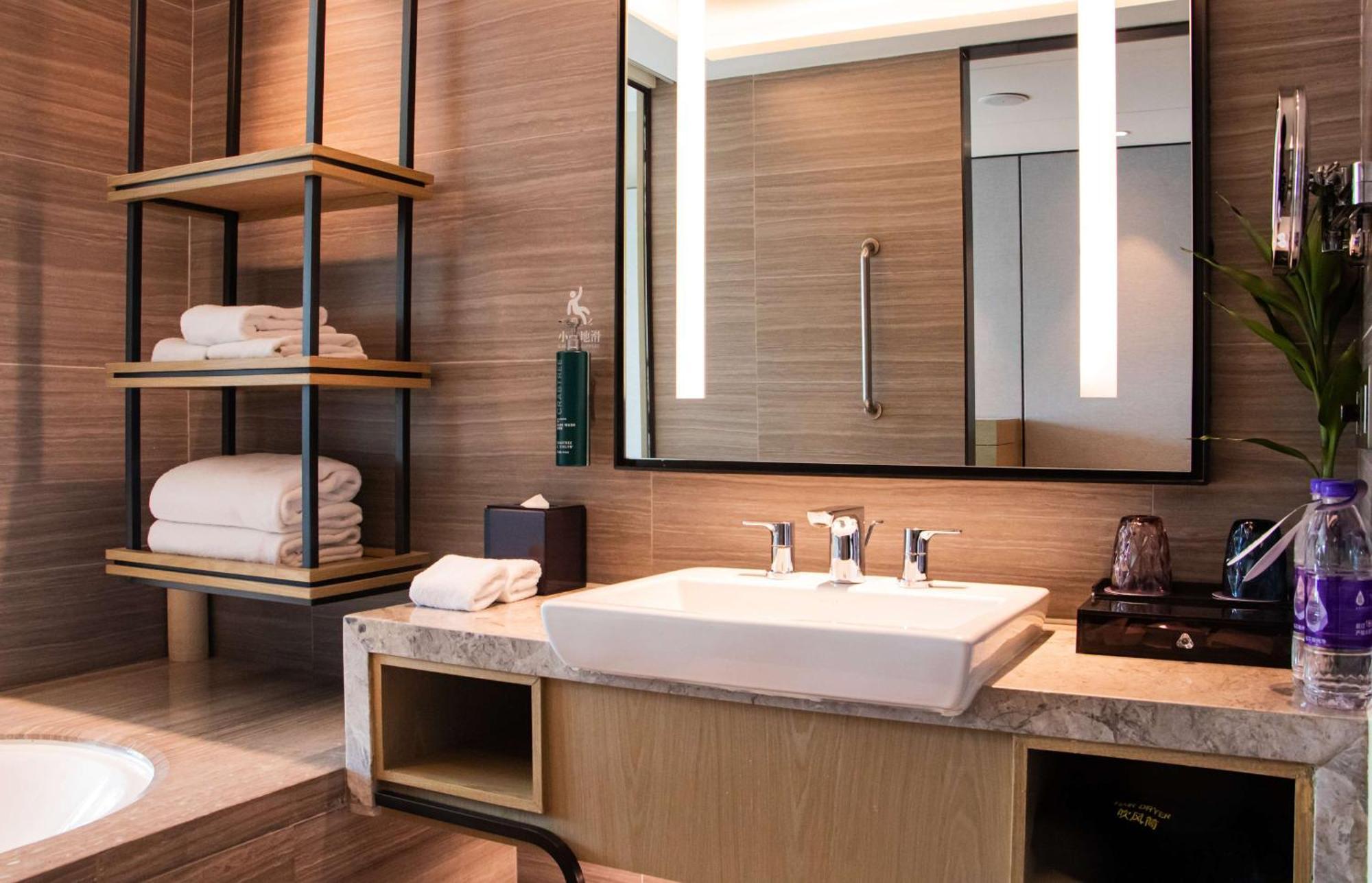 Doubletree By Hilton Hotel Shenzhen Longhua, Near Huawei, Foxcnn, Shenzhen North Railway, Uniwalk & Uniworld Shopping Mall, Sam'S Club Extérieur photo