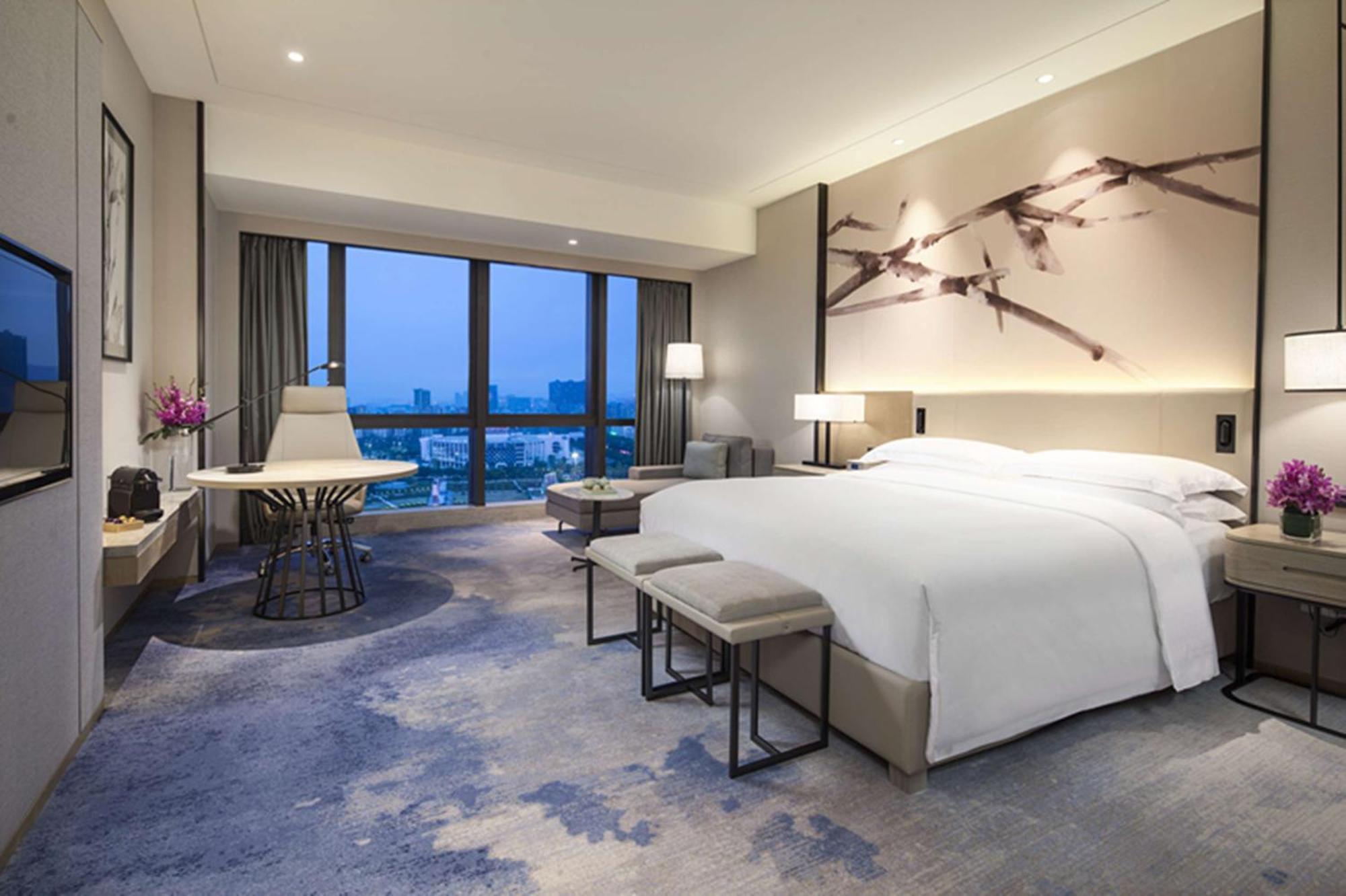 Doubletree By Hilton Hotel Shenzhen Longhua, Near Huawei, Foxcnn, Shenzhen North Railway, Uniwalk & Uniworld Shopping Mall, Sam'S Club Extérieur photo